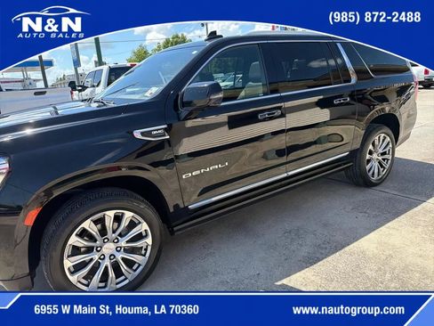 Used 2021 GMC Yukon XL Denali w/ Denali Premium Package RWD image 3