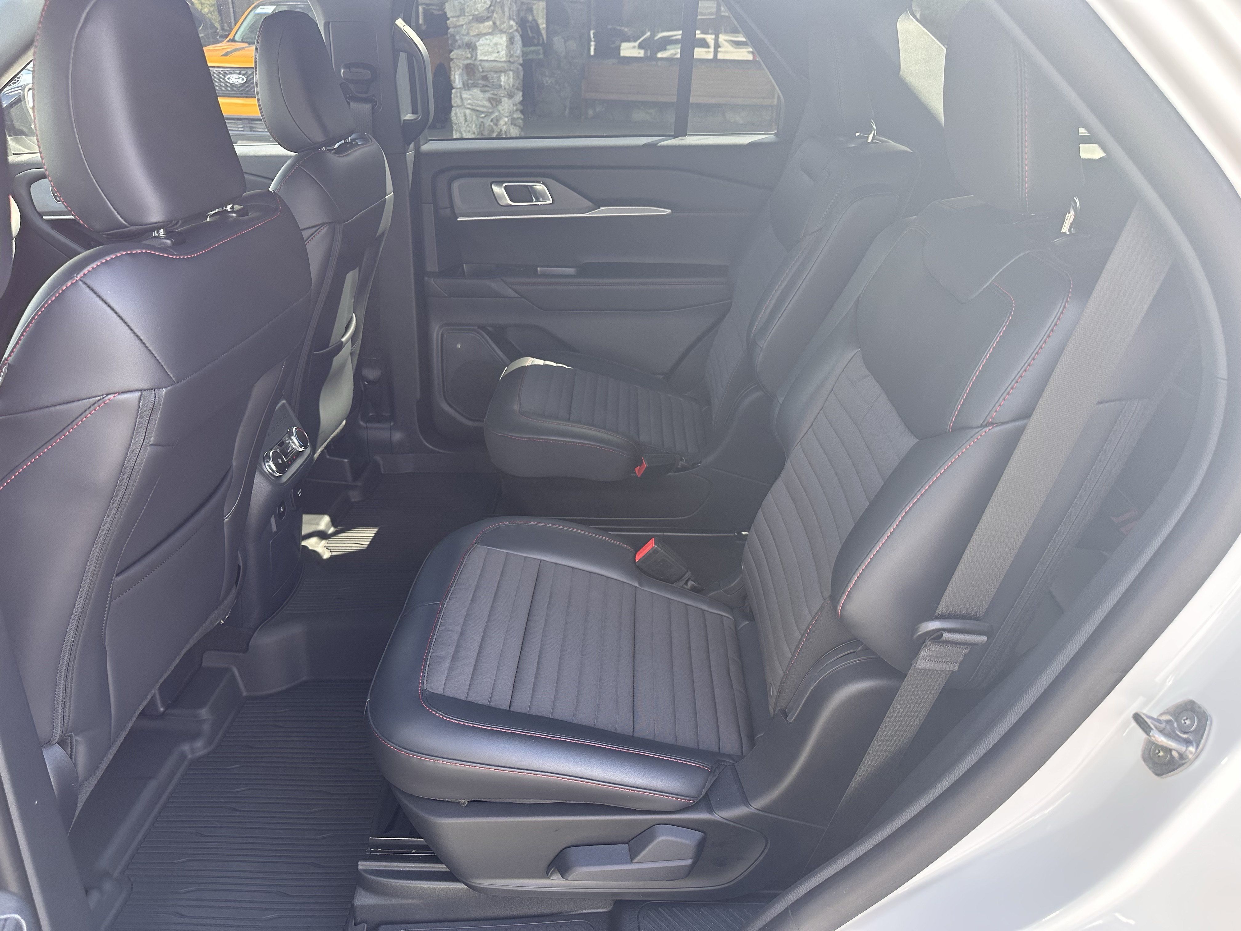 Used 2026 Ford Explorer ST-Line w/ ST-Line Street Pack RWD image 16