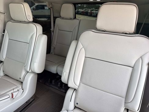 Used 2021 GMC Yukon Denali w/ Denali Ultimate Package image 16