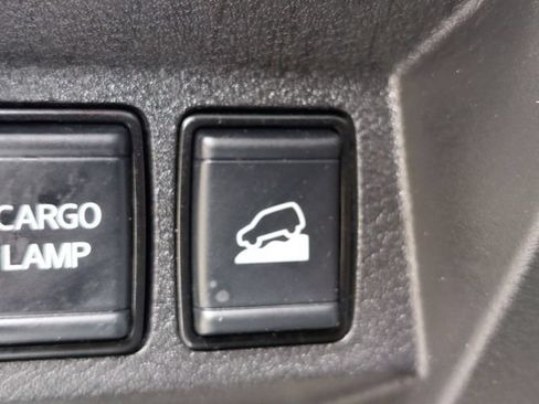 Used 2024 Nissan Frontier SV w/ Technology Package AWD/4WD image 37