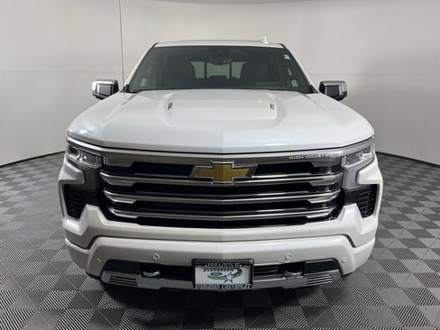 Used 2025 Chevrolet Silverado 1500 High Country w/ Technology Package image 2