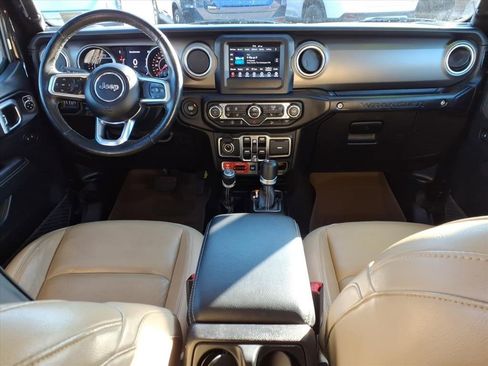 Used 2019 Jeep Wrangler Unlimited Rubicon w/ Cold Weather Group image 14