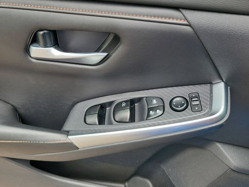 Used 2021 Nissan Sentra SR w/ SR Premium Package FWD image 18