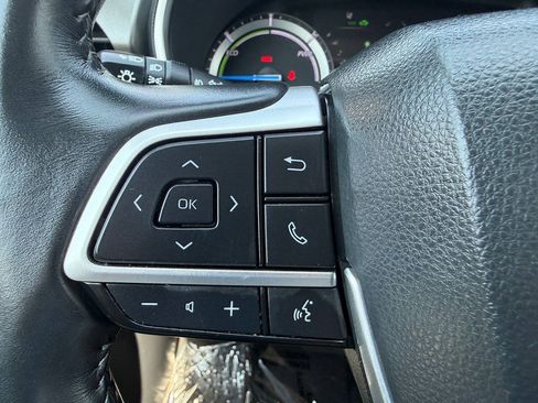 Used 2022 Toyota Highlander XLE AWD/4WD image 35