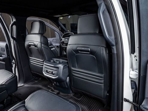 Used 2025 Ford Expedition Platinum w/ Stealth Performance Package image 32