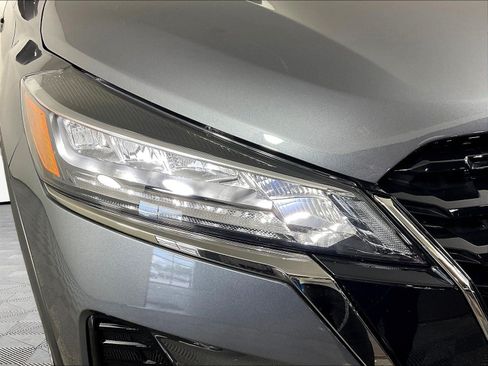 Used 2024 Nissan Kicks SR FWD image 30