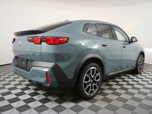 Certified 2025 BMW X2 xDrive28i AWD/4WD image 3