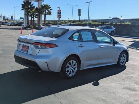 Used 2023 Toyota Corolla LE image 7
