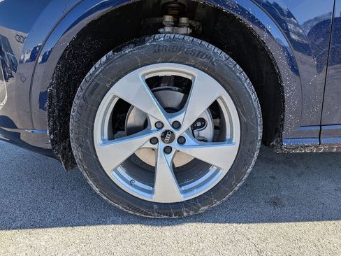 New 2025 Audi Q5 Premium Plus image 16