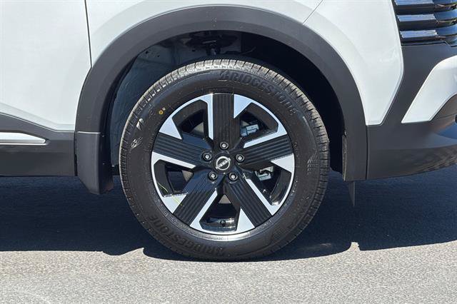 New 2026 Nissan Kicks SV w/ SV Premium Package AWD/4WD image 32