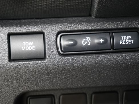 Used 2023 Nissan Frontier PRO-4X w/ Technology Package AWD/4WD image 23