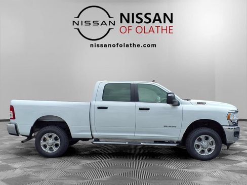 Used 2024 RAM 2500 Big Horn AWD/4WD image 29