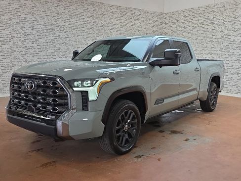 Used 2024 Toyota Tundra Platinum AWD/4WD image 3
