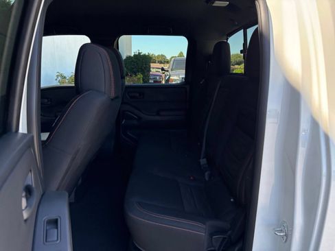 Used 2026 Nissan Frontier PRO-4X AWD/4WD image 23