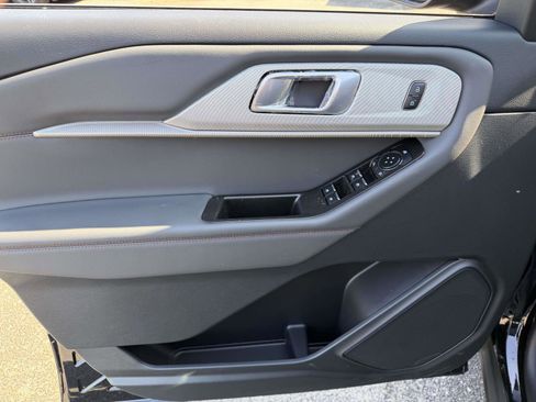 New 2026 Ford Explorer Active image 14
