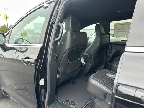 New 2026 Chrysler Pacifica Select image 20