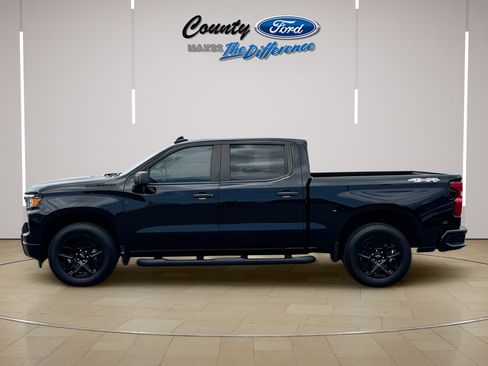 Used 2024 Chevrolet Silverado 1500 Custom w/ Rally Edition AWD/4WD image 3