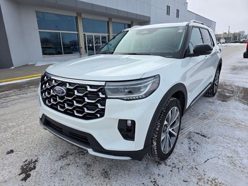Used 2025 Ford Explorer Platinum w/ Ultimate Package AWD/4WD image 2