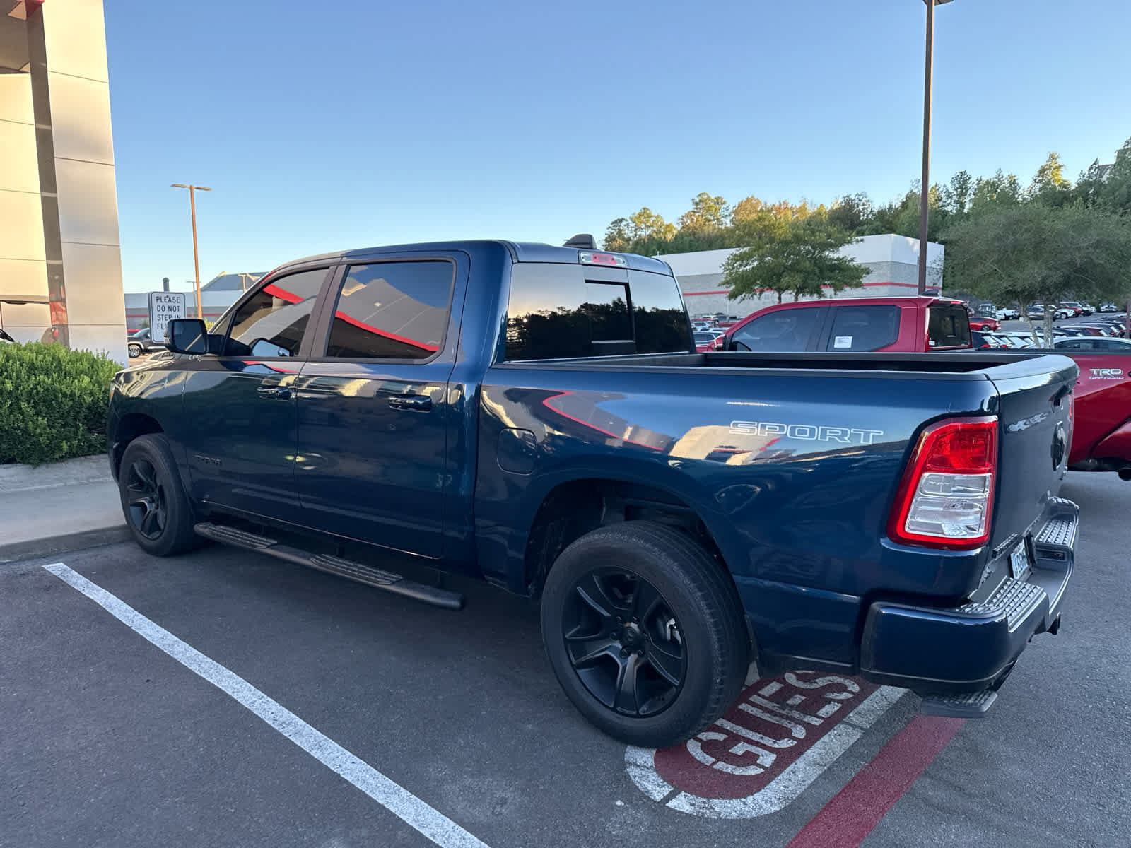 Used 2023 RAM 1500 Big Horn AWD/4WD image 4