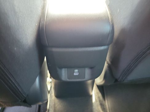 Used 2024 Nissan Versa SV w/ Trunk Package FWD image 9