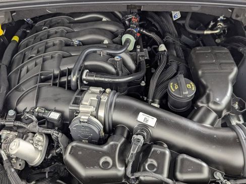 New 2025 Jeep Grand Cherokee Altitude image 11