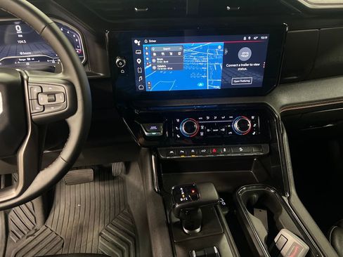 Certified 2023 GMC Sierra 1500 AT4 w/ Technology Package AWD/4WD image 22