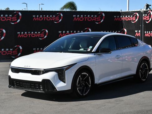 Used 2025 Kia K4 GT-Line w/ GT-Line Premium Package image 3