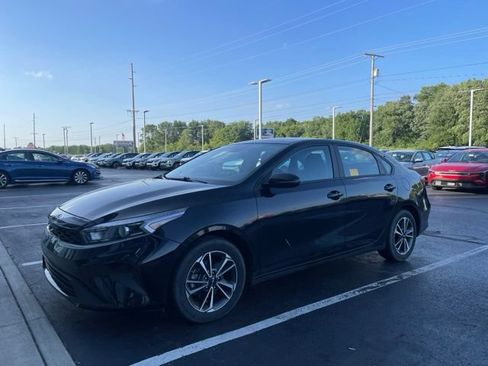 Certified 2023 Kia Forte LXS w/ LXS Technology Package FWD image 1