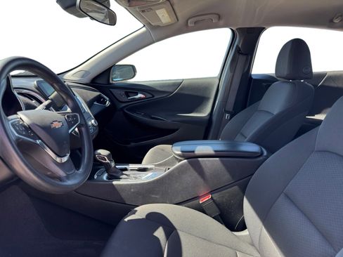 Used 2021 Chevrolet Malibu LT image 10