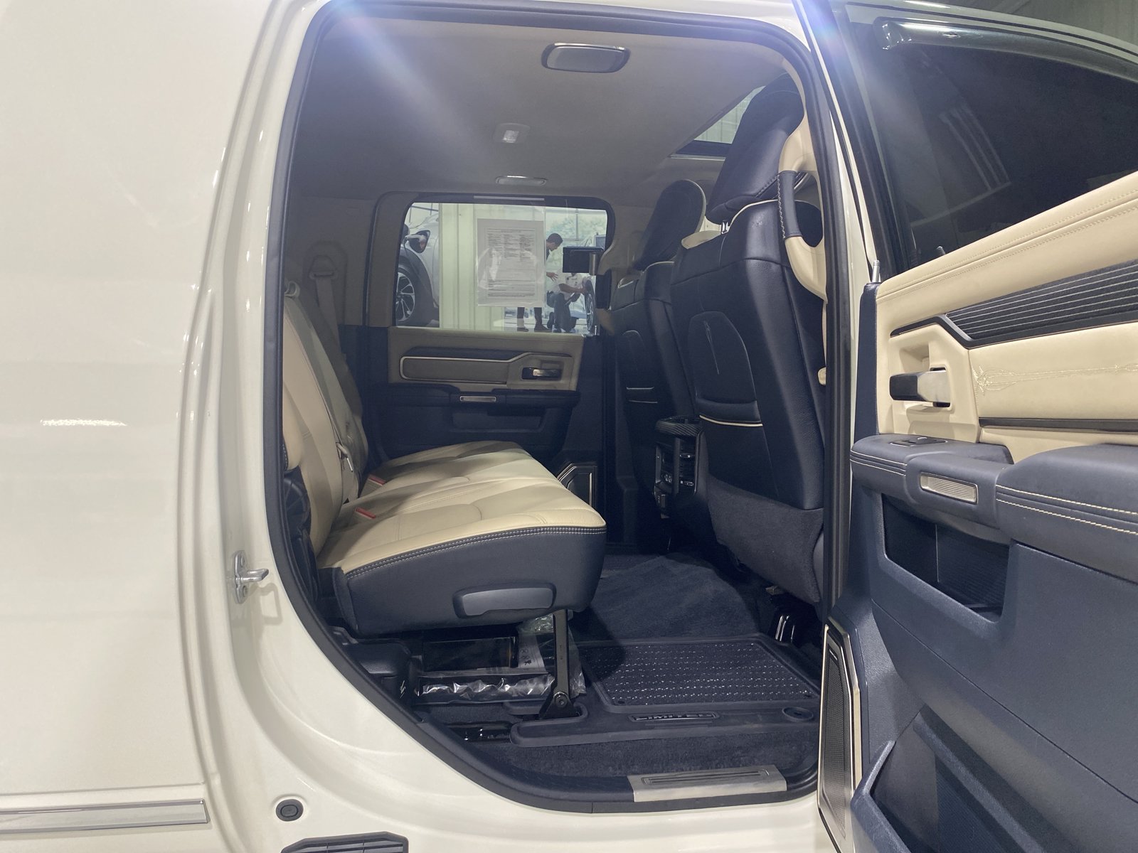 Used 2021 RAM 3500 Limited AWD/4WD image 17