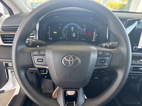 Certified 2025 Toyota Camry LE image 18