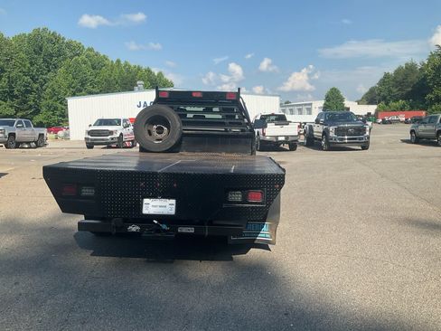 Used 2022 RAM 3500 Tradesman w/ Chrome Appearance Group AWD/4WD image 6
