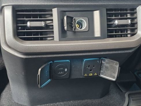 Used 2023 Ford F150 Lariat w/ FX4 Off-Road Package image 18