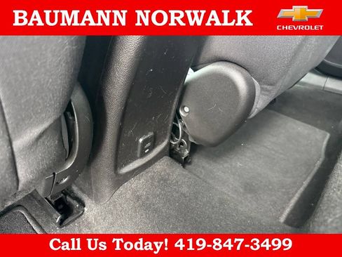Used 2017 Chevrolet Cruze LT w/ Convenience Package FWD image 39