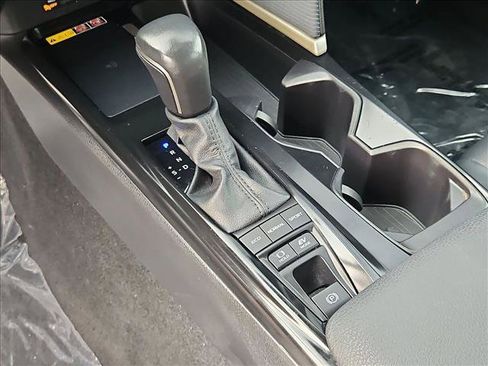 Used 2025 Toyota Camry SE FWD image 17