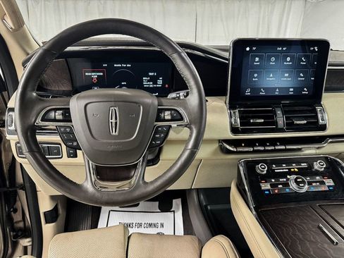Used 2018 Lincoln Navigator Reserve w/ Technology Package AWD/4WD image 15