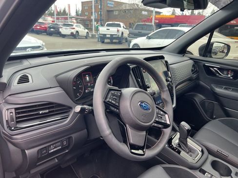 Used 2025 Subaru Forester Touring image 7