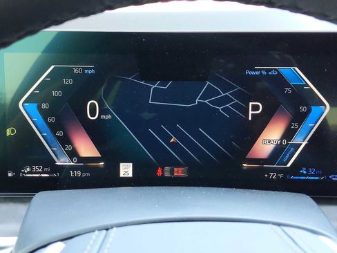 Used 2025 BMW X5 xDrive50e image 35