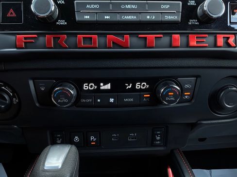 Used 2026 Nissan Frontier PRO-4X AWD/4WD image 32