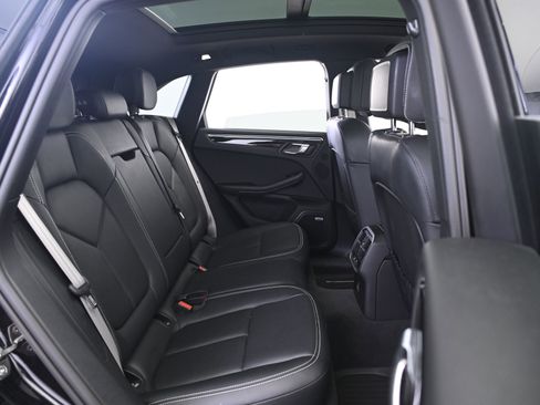 Certified 2023 Porsche Macan Turbo AWD/4WD image 18