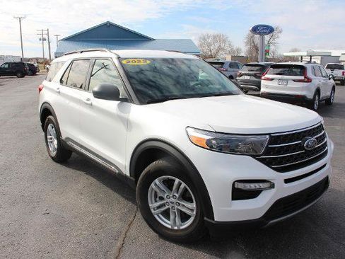 Certified 2022 Ford Explorer XLT w/ Equipment Group 202A image 3
