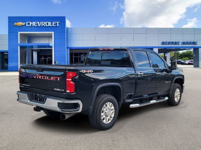 Certified 2025 Chevrolet Silverado 2500 LTZ w/ LTZ Premium Package AWD/4WD image 4