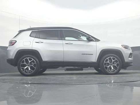 Used 2025 Jeep Compass Limited AWD/4WD image 34