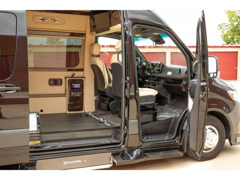 Used 2022 Mercedes-Benz Sprinter 3500 image 10