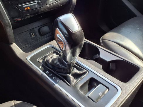 Used 2019 Ford Escape SEL FWD image 12