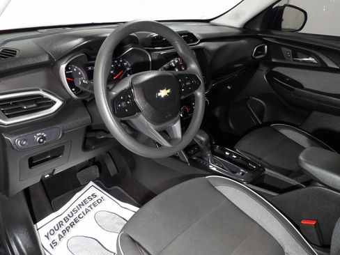 Used 2023 Chevrolet TrailBlazer LS FWD image 9