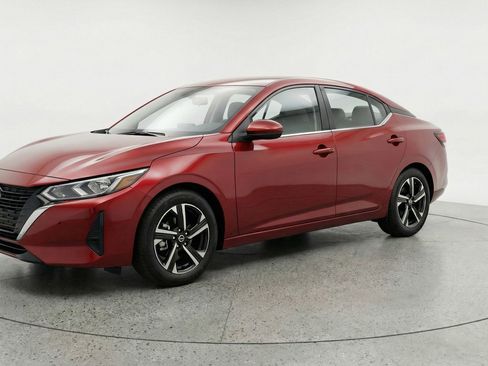Used 2025 Nissan Sentra SV image 3