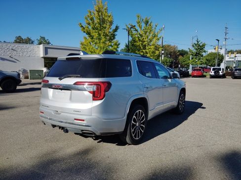 Used 2020 GMC Acadia Denali image 5