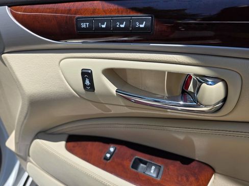 Used 2014 Lexus LS 460 w/ Comfort Package RWD image 38
