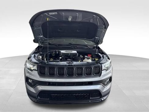 Used 2023 Jeep Compass Latitude w/ Convenience Group AWD/4WD image 40